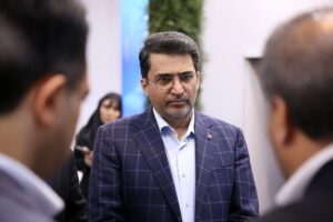 بازدید جناب آقای دکتر صدر مدیرعامل محترم هلدینگ فناوری اطلاعات بهپویان هوشمند امید از غرفه شرکت امیدبوم در نمایشگاه بورس، بانک و بیمه