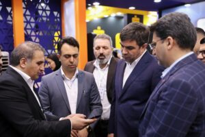 بازدید جناب آقای دکتر صدر مدیرعامل محترم هلدینگ فناوری اطلاعات بهپویان هوشمند امید از غرفه شرکت امیدبوم در نمایشگاه بورس، بانک و بیمه