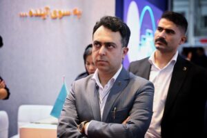 بازدید جناب آقای دکتر صدر مدیرعامل محترم هلدینگ فناوری اطلاعات بهپویان هوشمند امید از غرفه شرکت امیدبوم در نمایشگاه بورس، بانک و بیمه